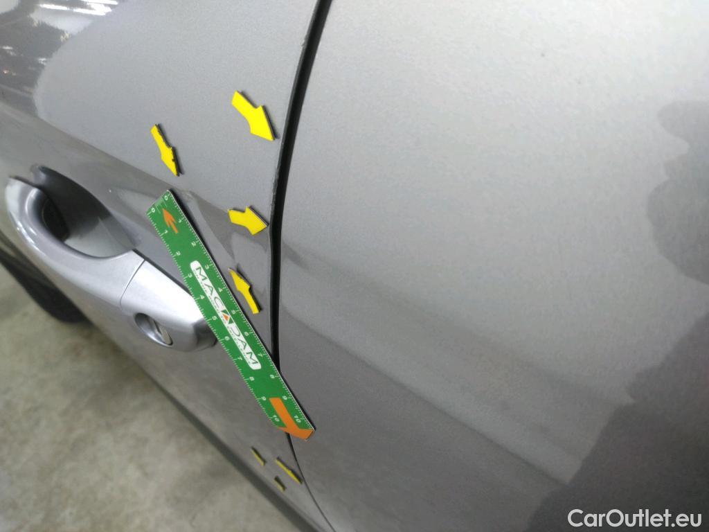  DS  DS7 DS DS 7 Crossback / 2017 / 5P / SUV BlueHDi 130 Manuel Business #29