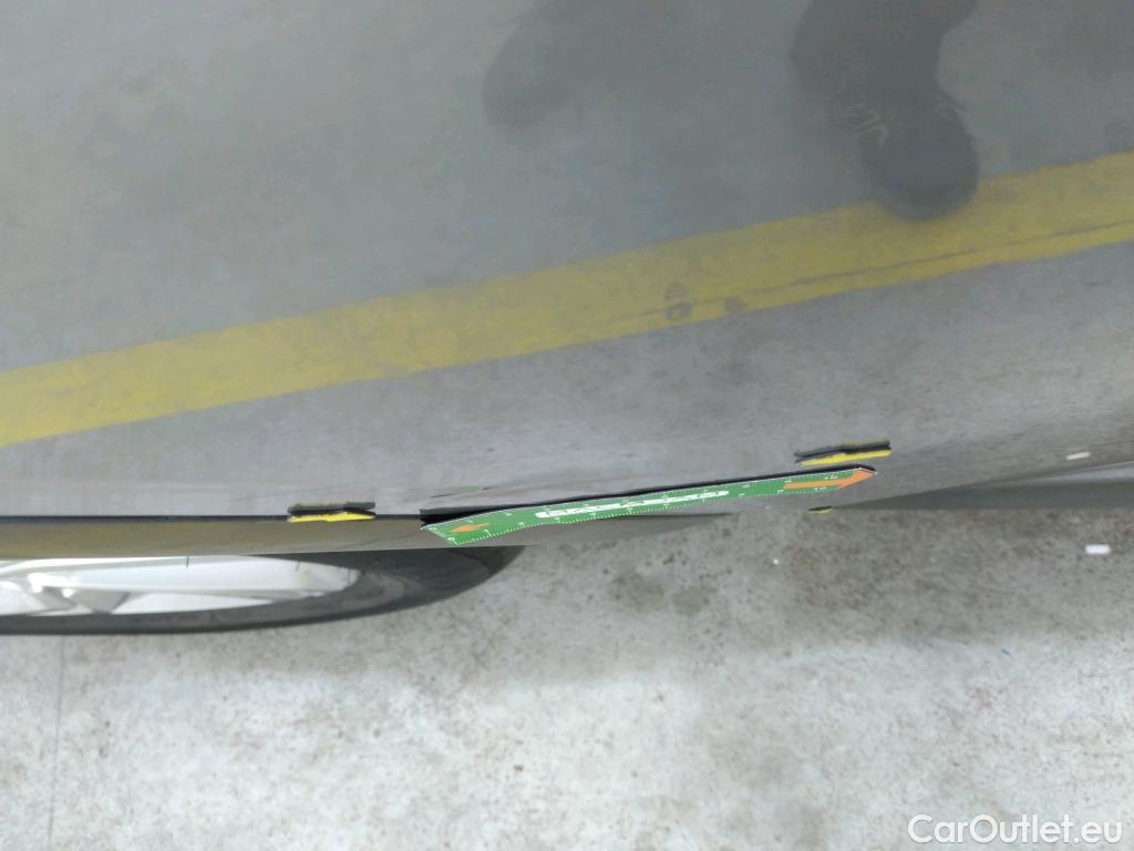  DS  DS7 DS DS 7 Crossback / 2017 / 5P / SUV BlueHDi 130 Manuel Business #23