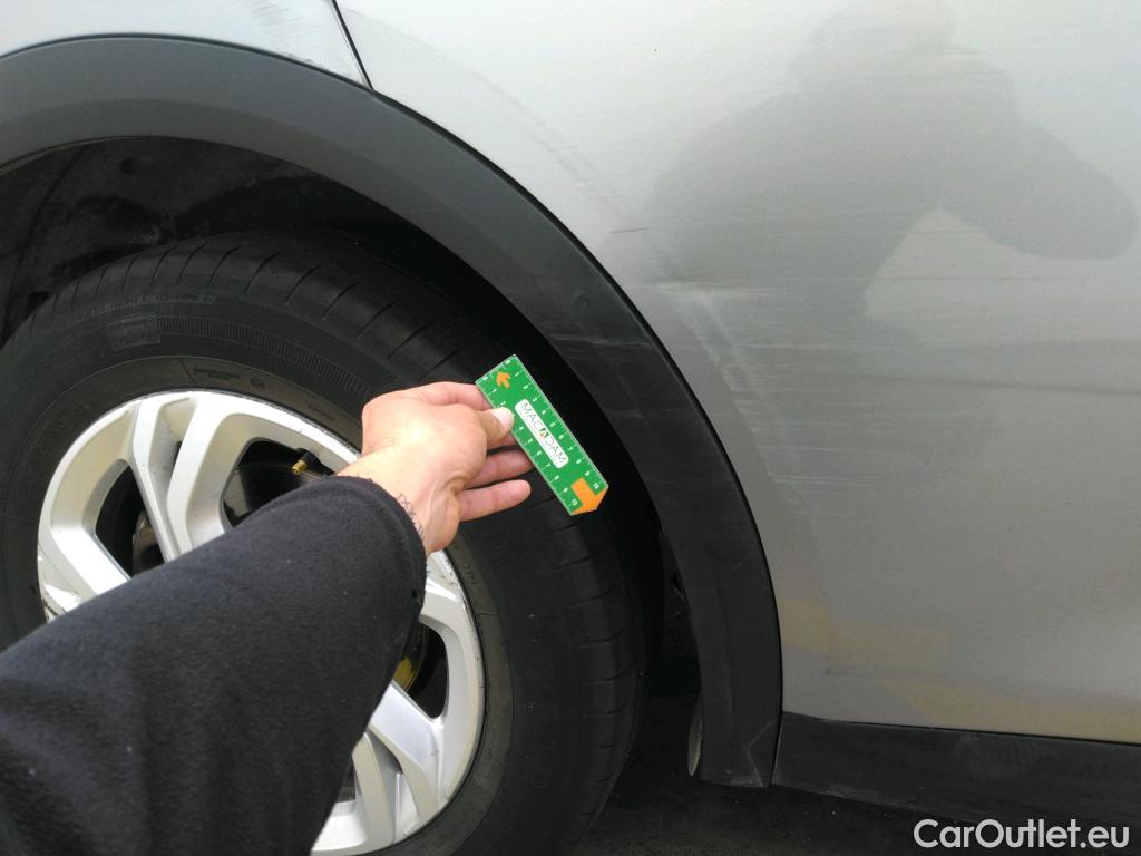  DS  DS7 DS DS 7 Crossback / 2017 / 5P / SUV BlueHDi 130 Manuel Business #83