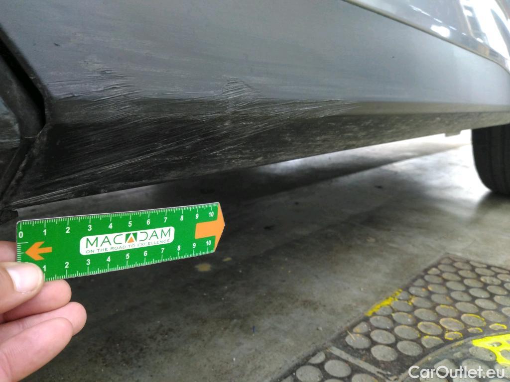  DS  DS7 DS DS 7 Crossback / 2017 / 5P / SUV BlueHDi 130 Manuel Business #90