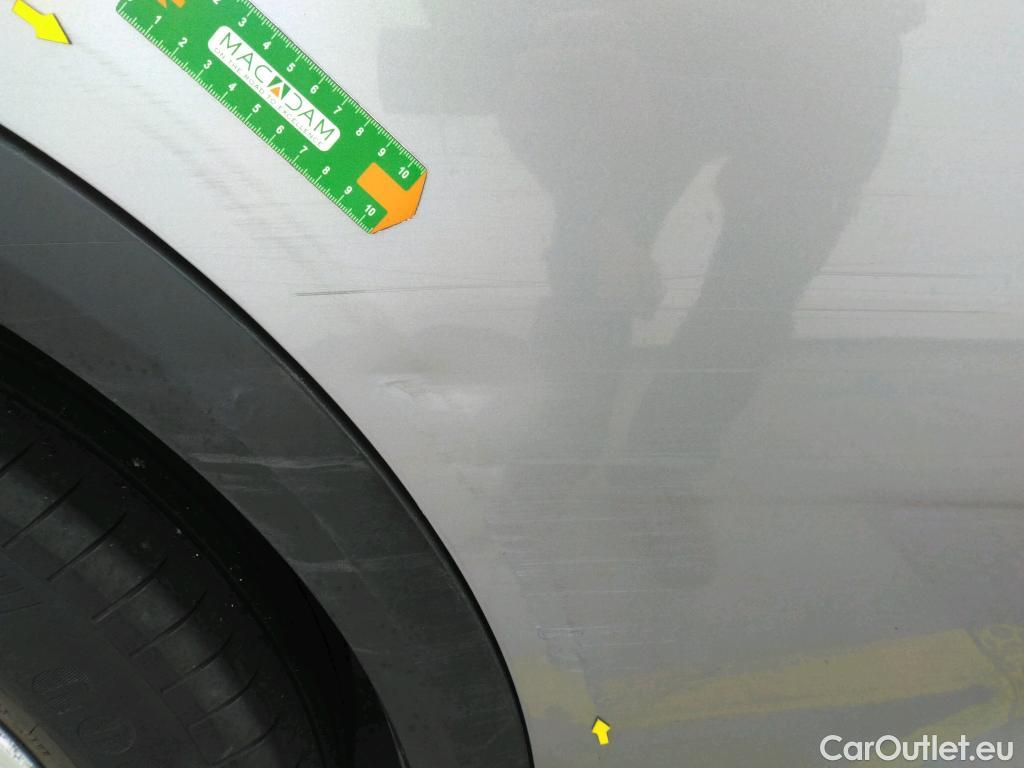  DS  DS7 DS DS 7 Crossback / 2017 / 5P / SUV BlueHDi 130 Manuel Business #26