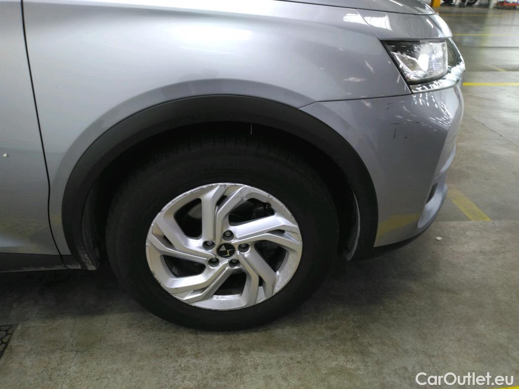  DS  DS7 DS DS 7 Crossback / 2017 / 5P / SUV BlueHDi 130 Manuel Business #46