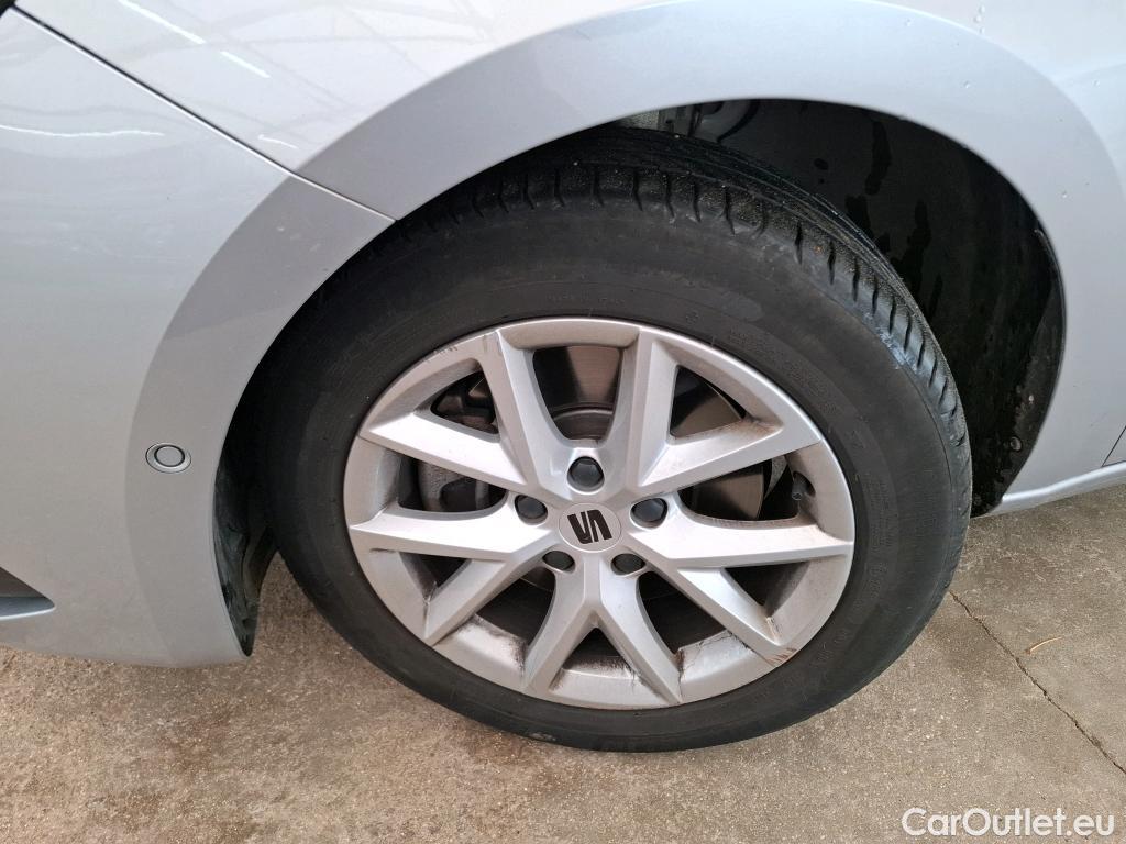  Seat  Leon SEAT  Sportstourer / 2020 / 5P / Break 2.0 TDI 150 DSG S&S Style Business #1