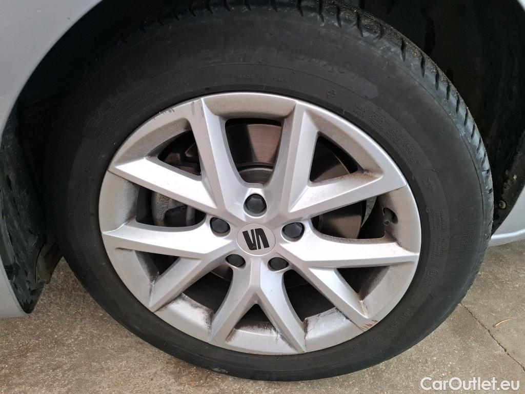  Seat  Leon SEAT  Sportstourer / 2020 / 5P / Break 2.0 TDI 150 DSG S&S Style Business #2