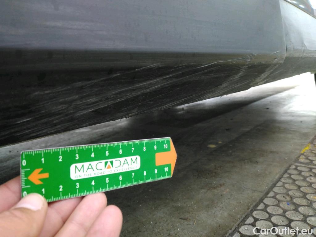  DS  DS7 DS DS 7 Crossback / 2017 / 5P / SUV BlueHDi 130 Manuel Business #88