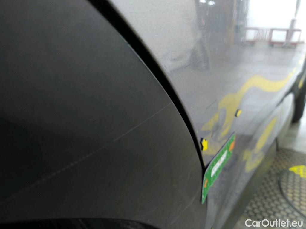  DS  DS7 DS DS 7 Crossback / 2017 / 5P / SUV BlueHDi 130 Manuel Business #24