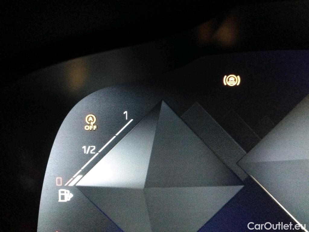  DS  DS7 DS DS 7 Crossback / 2017 / 5P / SUV BlueHDi 130 Manuel Business #103