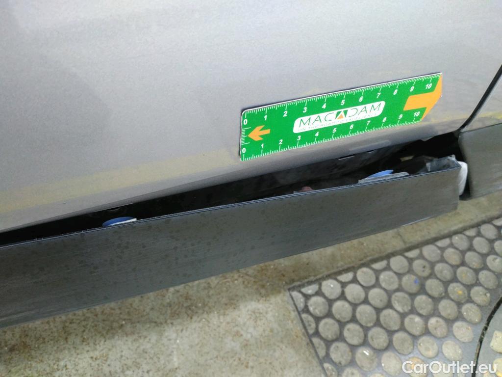  DS  DS7 DS DS 7 Crossback / 2017 / 5P / SUV BlueHDi 130 Manuel Business #86