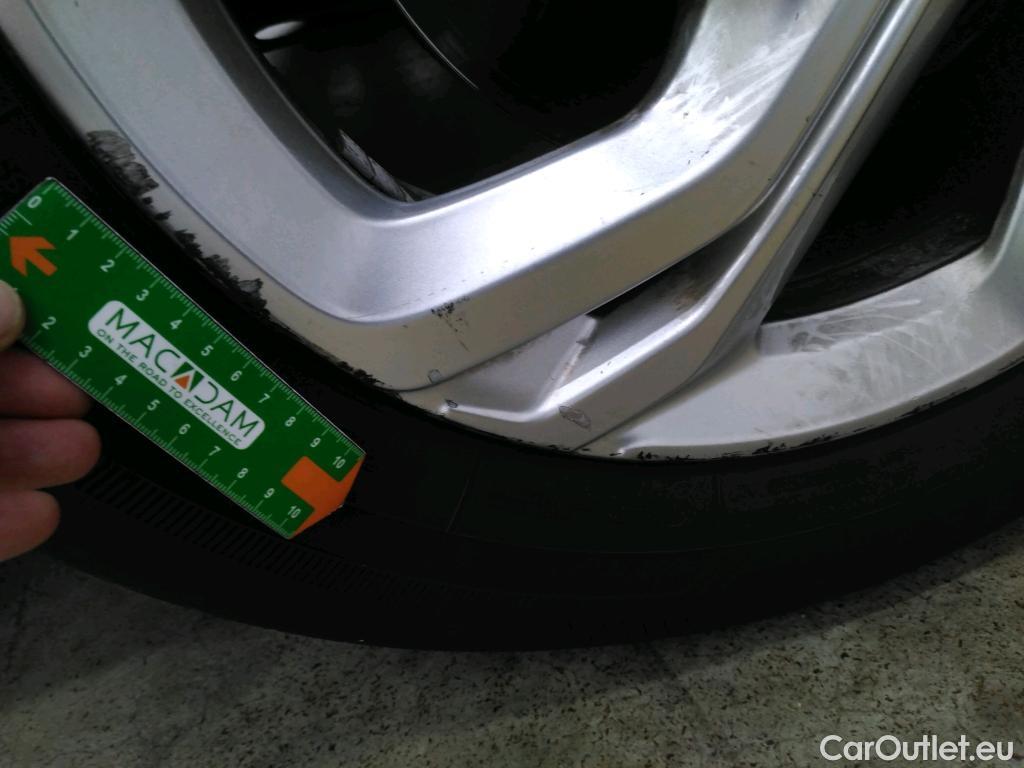  DS  DS7 DS DS 7 Crossback / 2017 / 5P / SUV BlueHDi 130 Manuel Business #48