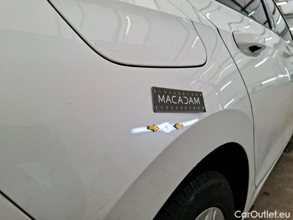  Volkswagen  Golf  VOLKSWAGEN / 2020 / 5P / Berline 2.0 TDI SCR 150 DSG7 Life Busi 1st #30