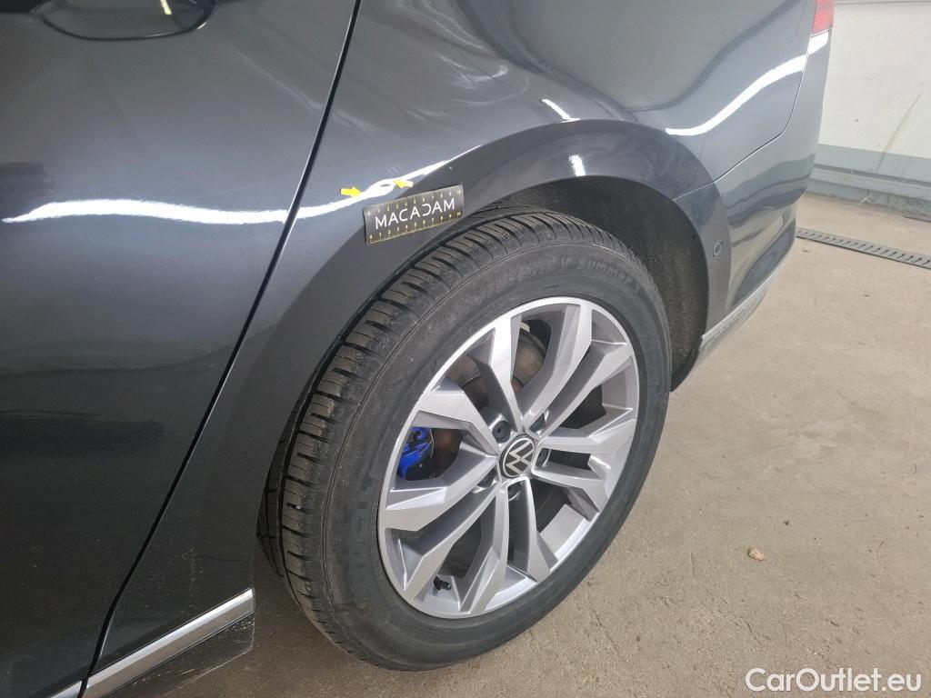  Volkswagen  Passat VOLKSWAGEN  / 2019 / 4P / Berline 1.4 TSI DSG HYBRIDE RECHARGEABLE GTE #17