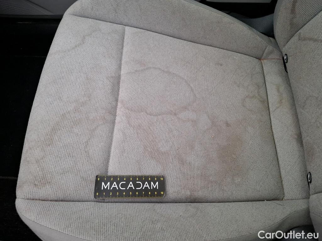  Volkswagen  Golf  VOLKSWAGEN / 2020 / 5P / Berline 2.0 TDI SCR 150 DSG7 Life Busi 1st #35