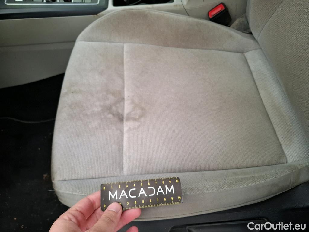  Volkswagen  Golf  VOLKSWAGEN / 2020 / 5P / Berline 2.0 TDI SCR 150 DSG7 Life Busi 1st #36