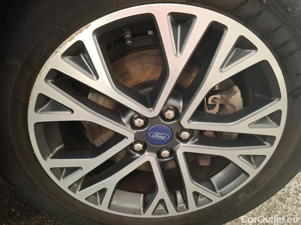  Ford  Kuga FORD  / 2019 / 5P / SUV 2.5 Duratec 225 ch PHEV eCVT Titanium #7