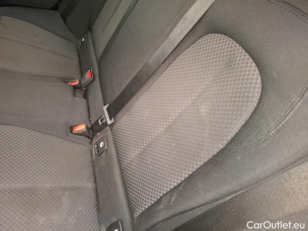  Bmw  Serie 1 BMW Série 1 / 2019 / 5P / Berline 1.5 116I Business Design #101