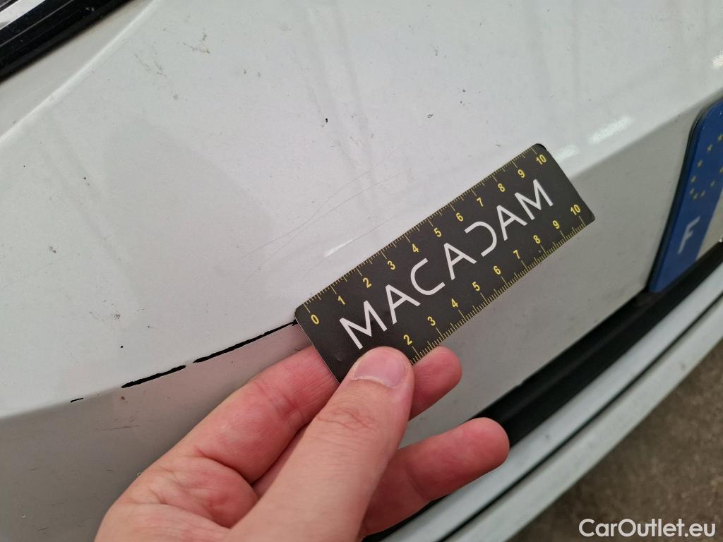  Volkswagen  Golf  VOLKSWAGEN / 2020 / 5P / Berline 2.0 TDI SCR 150 DSG7 Life Busi 1st #7