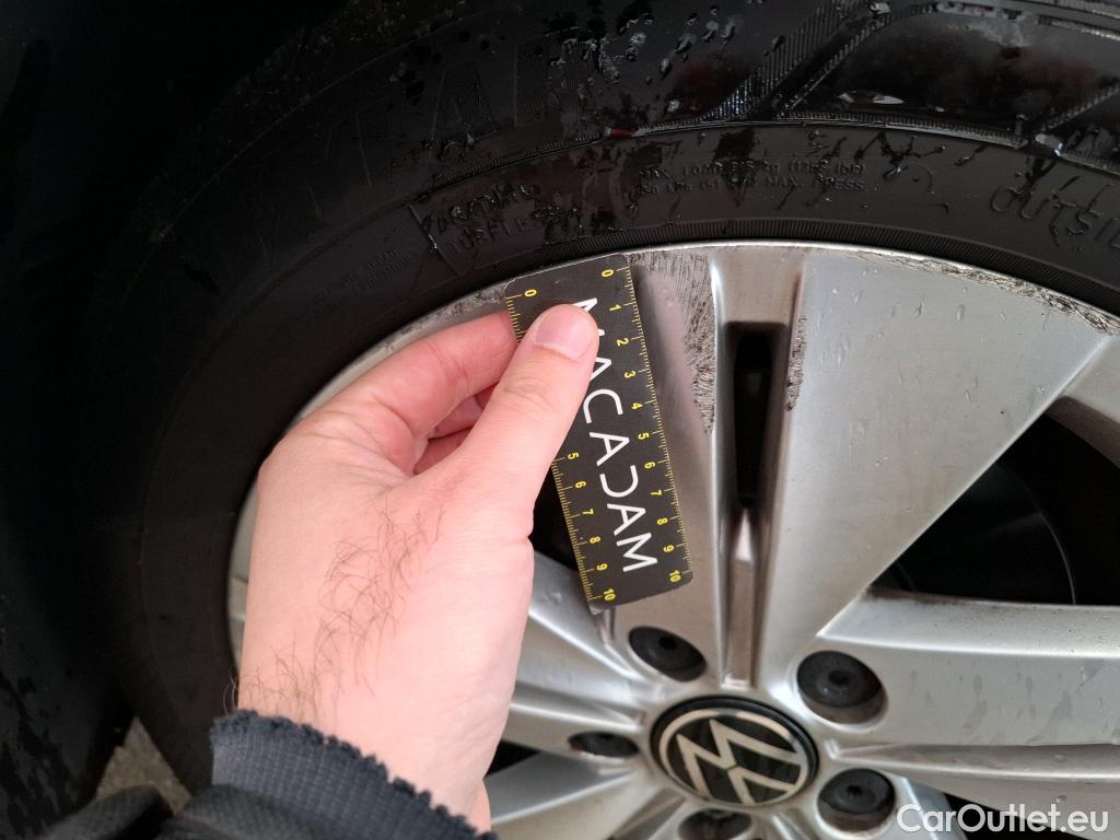  Volkswagen  Golf  VOLKSWAGEN / 2020 / 5P / Berline 2.0 TDI SCR 150 DSG7 Life Busi 1st #18