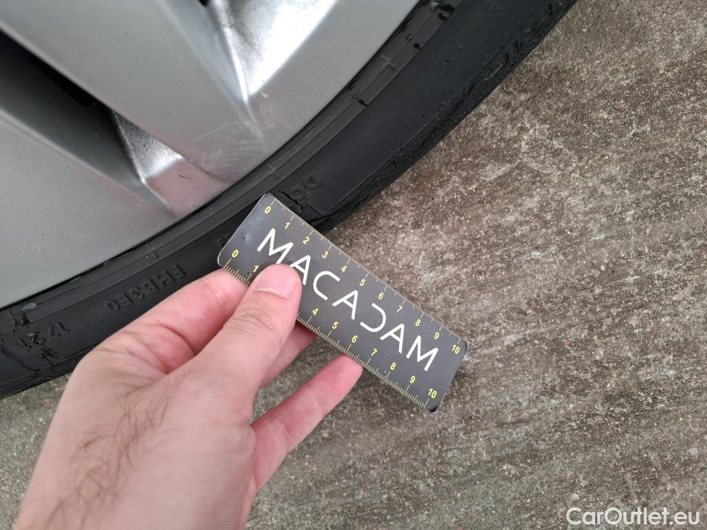  Volkswagen  Golf  VOLKSWAGEN / 2020 / 5P / Berline 2.0 TDI SCR 150 DSG7 Life Busi 1st #14