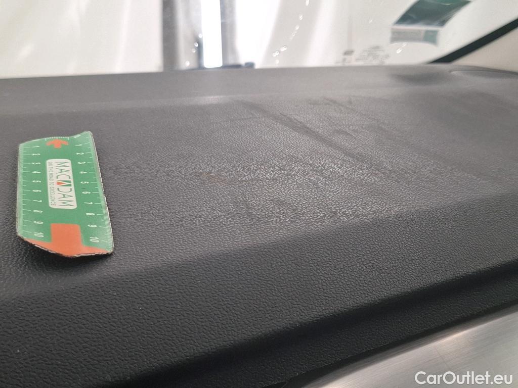  Ford  Kuga FORD  / 2019 / 5P / SUV 2.5 Duratec 225 ch PHEV eCVT Titanium #3