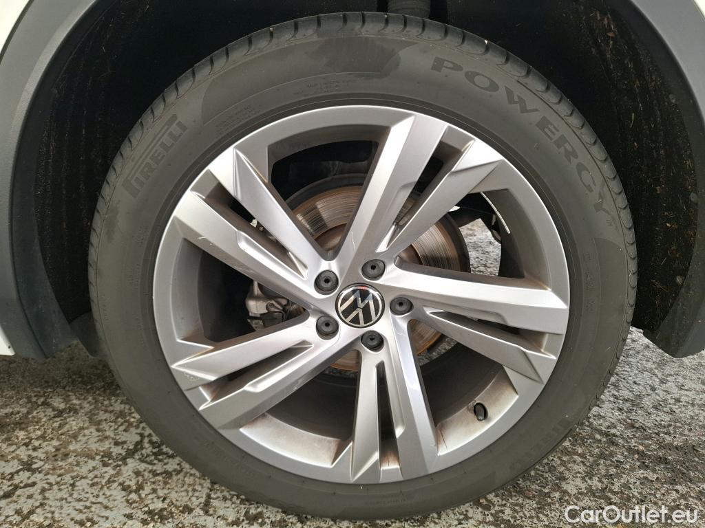  Volkswagen  Tiguan VOLKSWAGEN  / 2020 / 5P / SUV 2.0 TDI 150 DSG7 R-Line #19