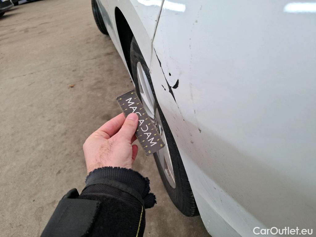  Volkswagen  Golf  VOLKSWAGEN / 2020 / 5P / Berline 2.0 TDI SCR 150 DSG7 Life Busi 1st #3