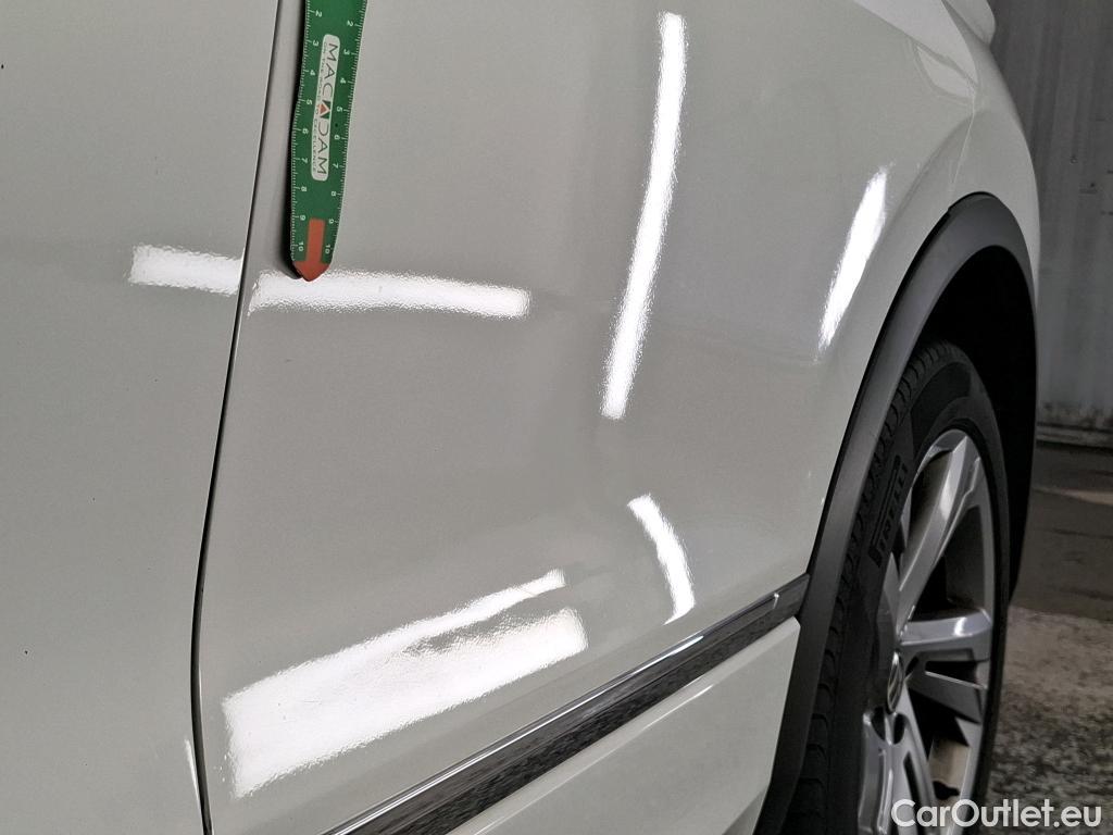  Volkswagen  Tiguan VOLKSWAGEN  / 2020 / 5P / SUV 2.0 TDI 150 DSG7 R-Line #8