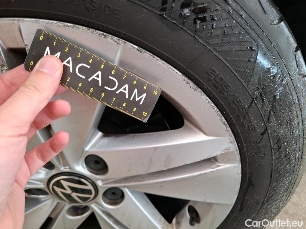  Volkswagen  Golf  VOLKSWAGEN / 2020 / 5P / Berline 2.0 TDI SCR 150 DSG7 Life Busi 1st #17