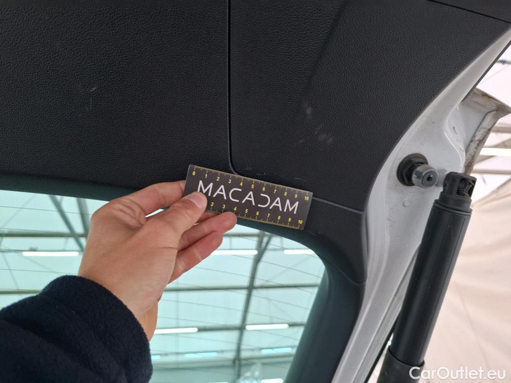  Volkswagen  Tiguan VOLKSWAGEN  / 2016 / 5P / SUV 2.0 TDI 150 DSG7 Match(SL) #28