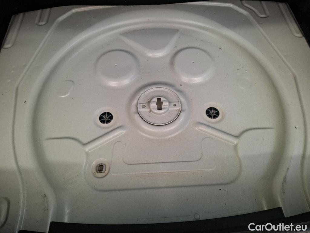  Volkswagen  Tiguan VOLKSWAGEN  / 2020 / 5P / SUV 2.0 TDI 150 DSG7 R-Line #13