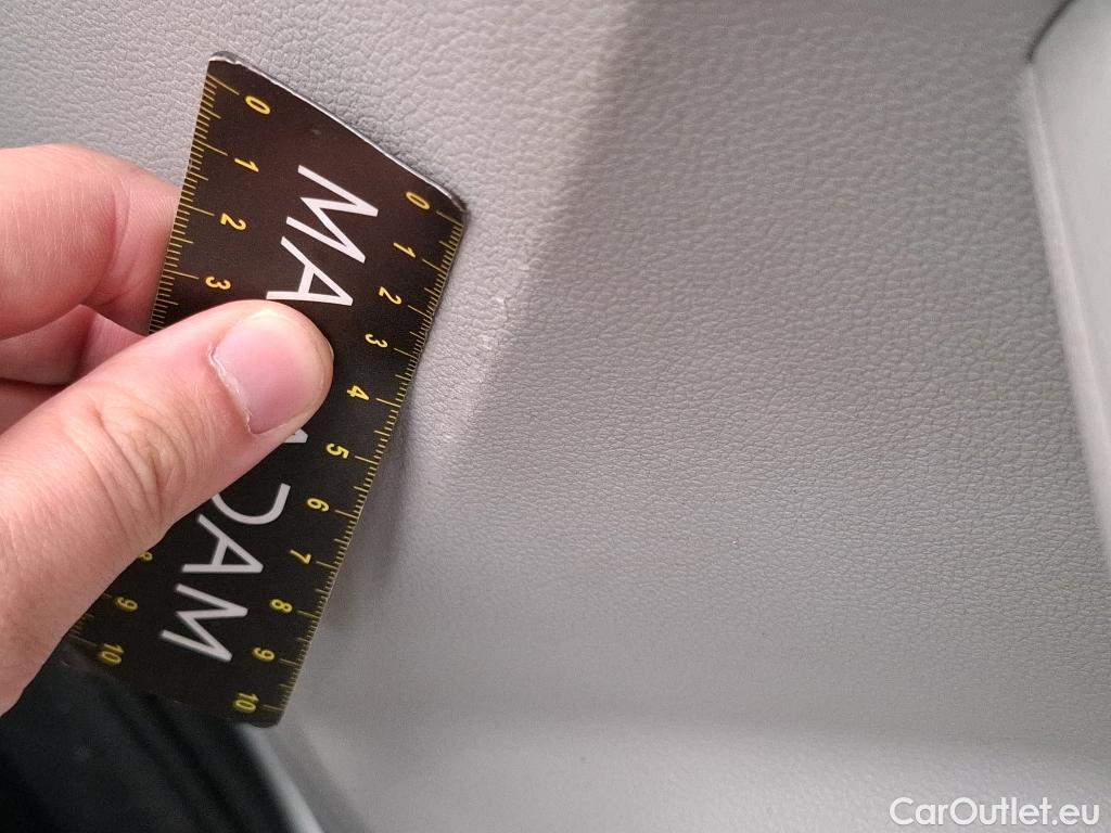  Volkswagen  Golf  VOLKSWAGEN / 2020 / 5P / Berline 2.0 TDI SCR 150 DSG7 Life Busi 1st #27