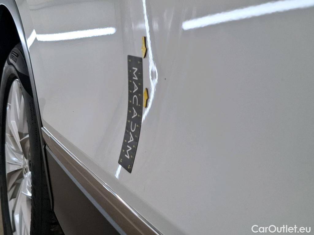  Volkswagen  Tiguan VOLKSWAGEN  / 2016 / 5P / SUV 2.0 TDI 150 DSG7 Match(SL) #27