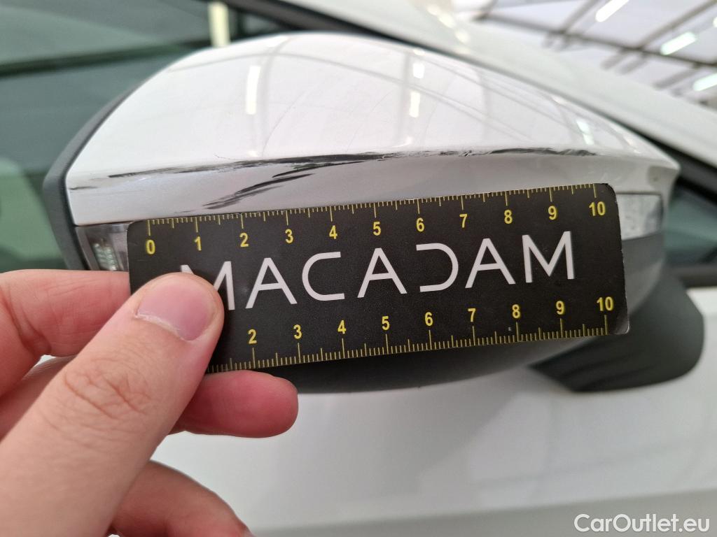  Volkswagen  Golf  VOLKSWAGEN / 2020 / 5P / Berline 2.0 TDI SCR 150 DSG7 Life Busi 1st #39