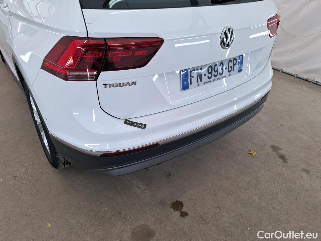  Volkswagen  Tiguan VOLKSWAGEN  / 2016 / 5P / SUV 2.0 TDI 150 DSG7 Match(SL) #33