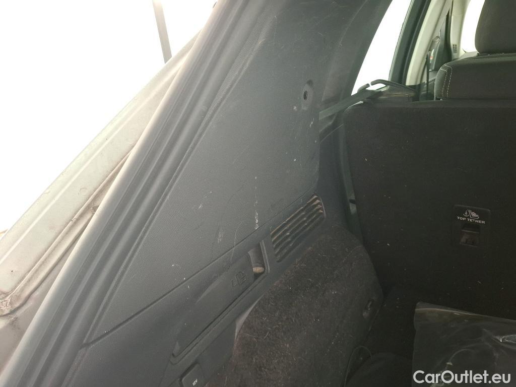  Ford  Kuga FORD  / 2019 / 5P / SUV 2.5 Duratec 225 ch PHEV eCVT Titanium #10