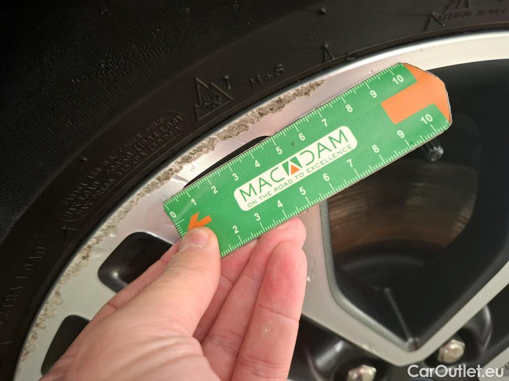  Ford  Kuga FORD  / 2019 / 5P / SUV 2.5 Duratec 225 ch PHEV eCVT Titanium #9