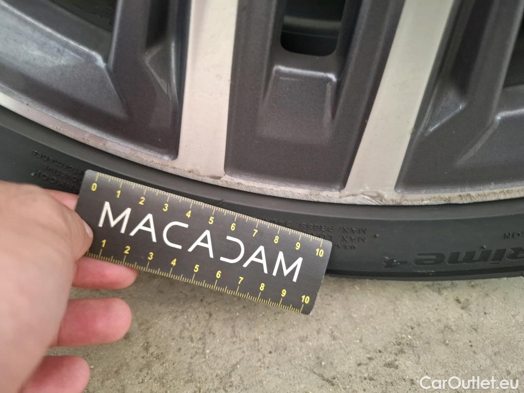  Bmw  Serie 1 BMW Série 1 / 2019 / 5P / Berline 1.5 116I Business Design #84