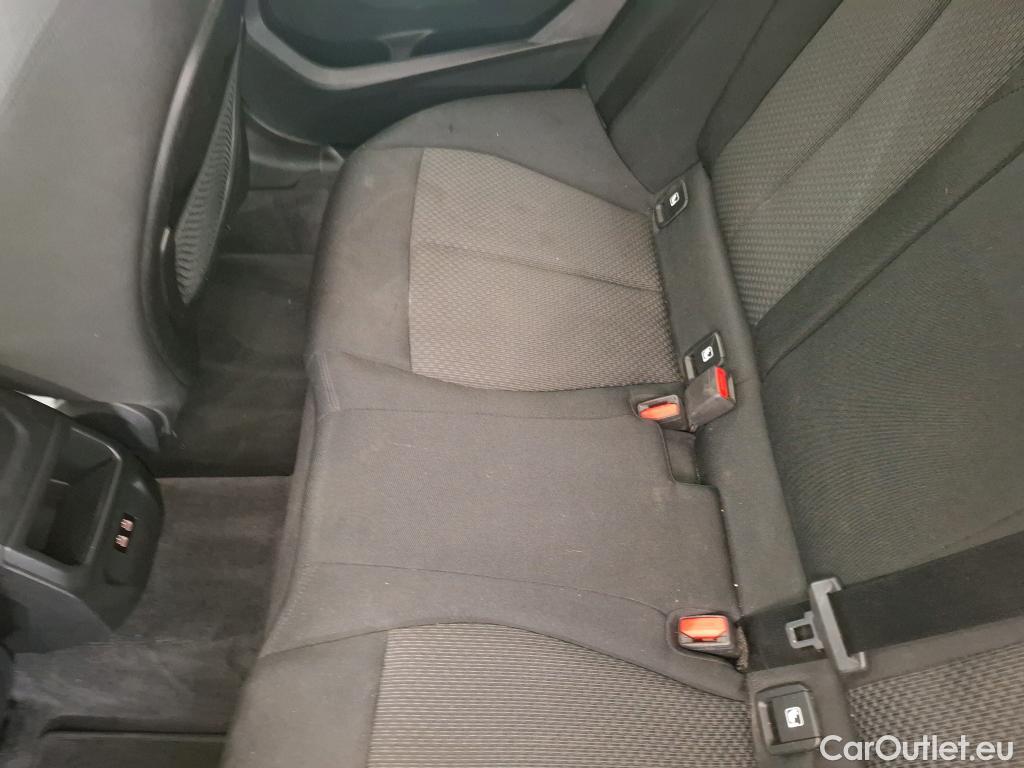  Bmw  Serie 1 BMW Série 1 / 2019 / 5P / Berline 1.5 116I Business Design #99