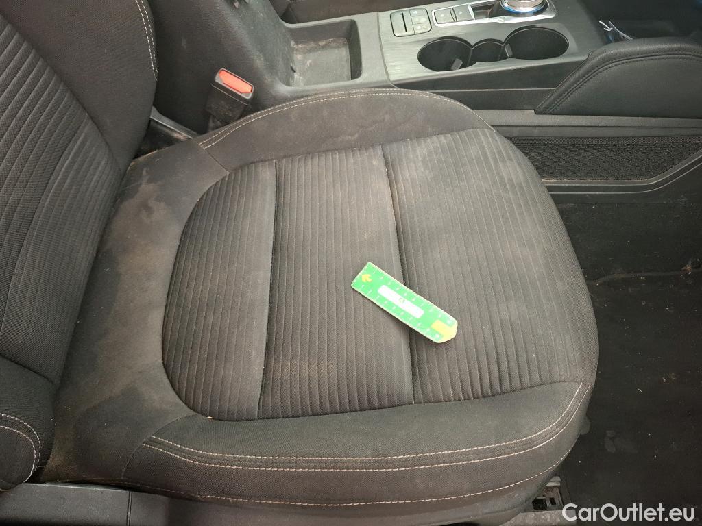  Ford  Kuga FORD  / 2019 / 5P / SUV 2.5 Duratec 225 ch PHEV eCVT Titanium #16