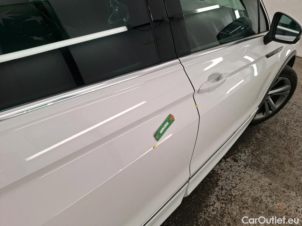  Volkswagen  Tiguan VOLKSWAGEN  / 2020 / 5P / SUV 2.0 TDI 150 DSG7 R-Line #9