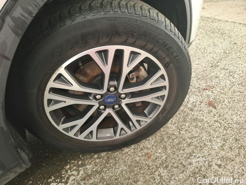  Ford  Kuga FORD  / 2019 / 5P / SUV 2.5 Duratec 225 ch PHEV eCVT Titanium #6