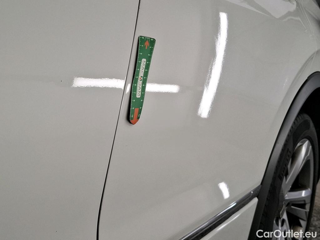  Volkswagen  Tiguan VOLKSWAGEN  / 2020 / 5P / SUV 2.0 TDI 150 DSG7 R-Line #5