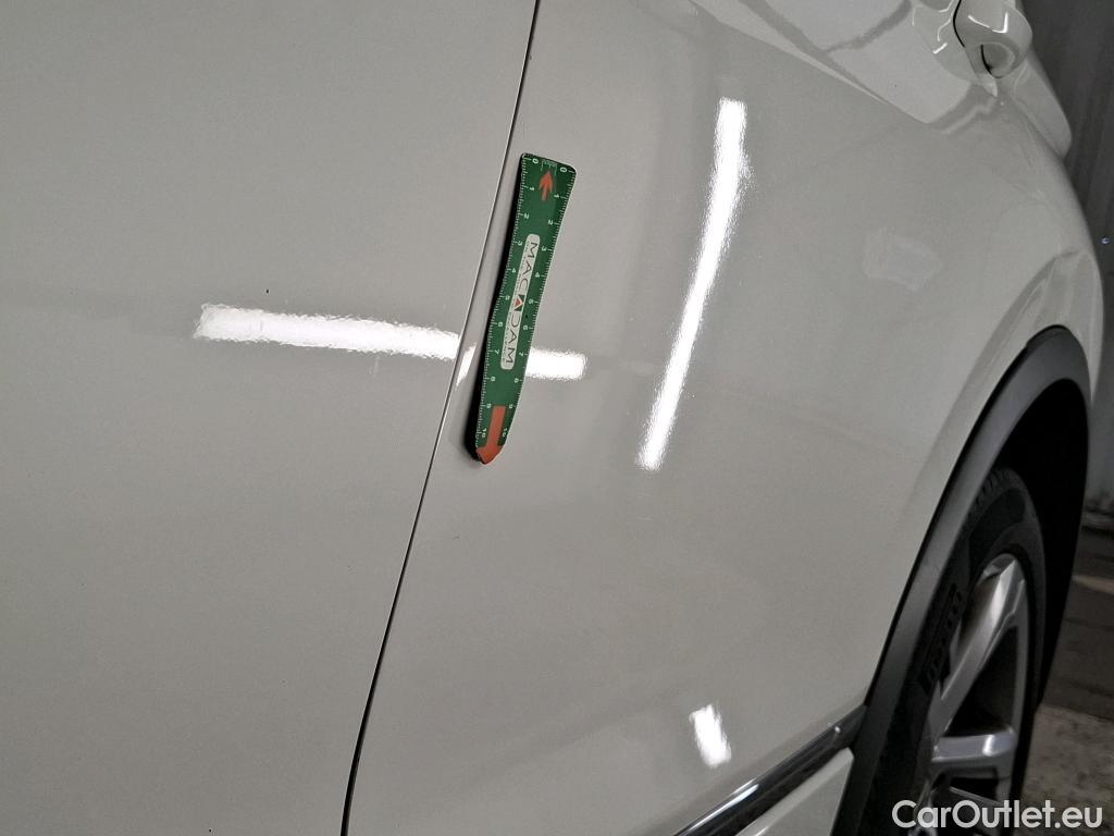  Volkswagen  Tiguan VOLKSWAGEN  / 2020 / 5P / SUV 2.0 TDI 150 DSG7 R-Line #6