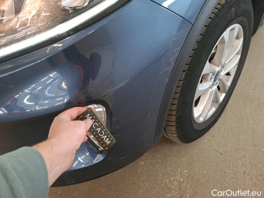  Ford  Kuga FORD  / 2019 / 5P / SUV 190 Hybrid I-AWD(FHEV) Powershi Titanium #13