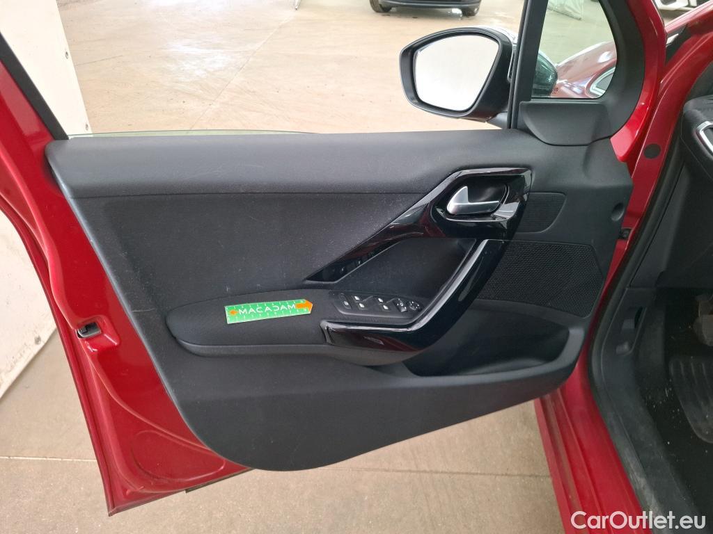  Peugeot  208  Allure Business 1.2 PureTech 110CV BVM6 E6dT #30