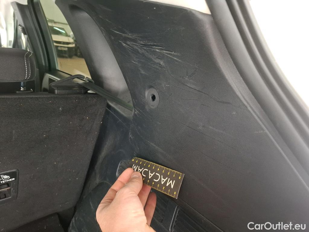  Ford  Kuga FORD  / 2019 / 5P / SUV 190 Hybrid I-AWD(FHEV) Powershi Titanium #82