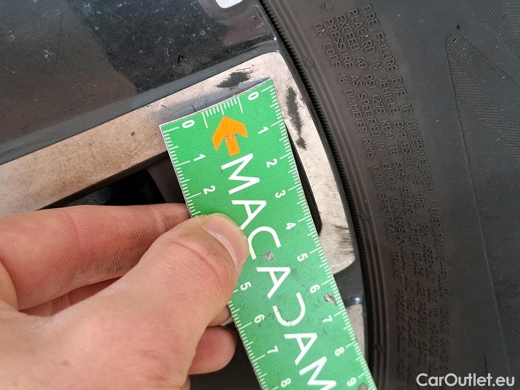  Mercedes  GLA MERCEDES-BENZ  / 2020 / 5P / SUV 1.3  200 BUSINESS LINE DCT #28