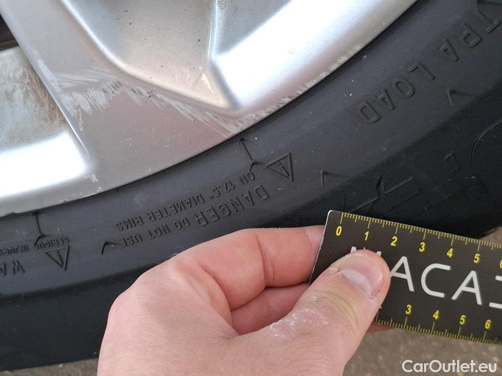  Ford  Kuga FORD  / 2019 / 5P / SUV 190 Hybrid I-AWD(FHEV) Powershi Titanium #24