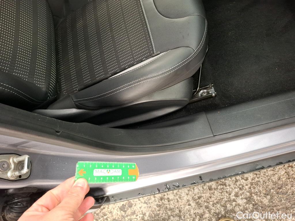  Peugeot  2008  Allure Business 1.2 PureTech 130CV BVA6 E6dT #18