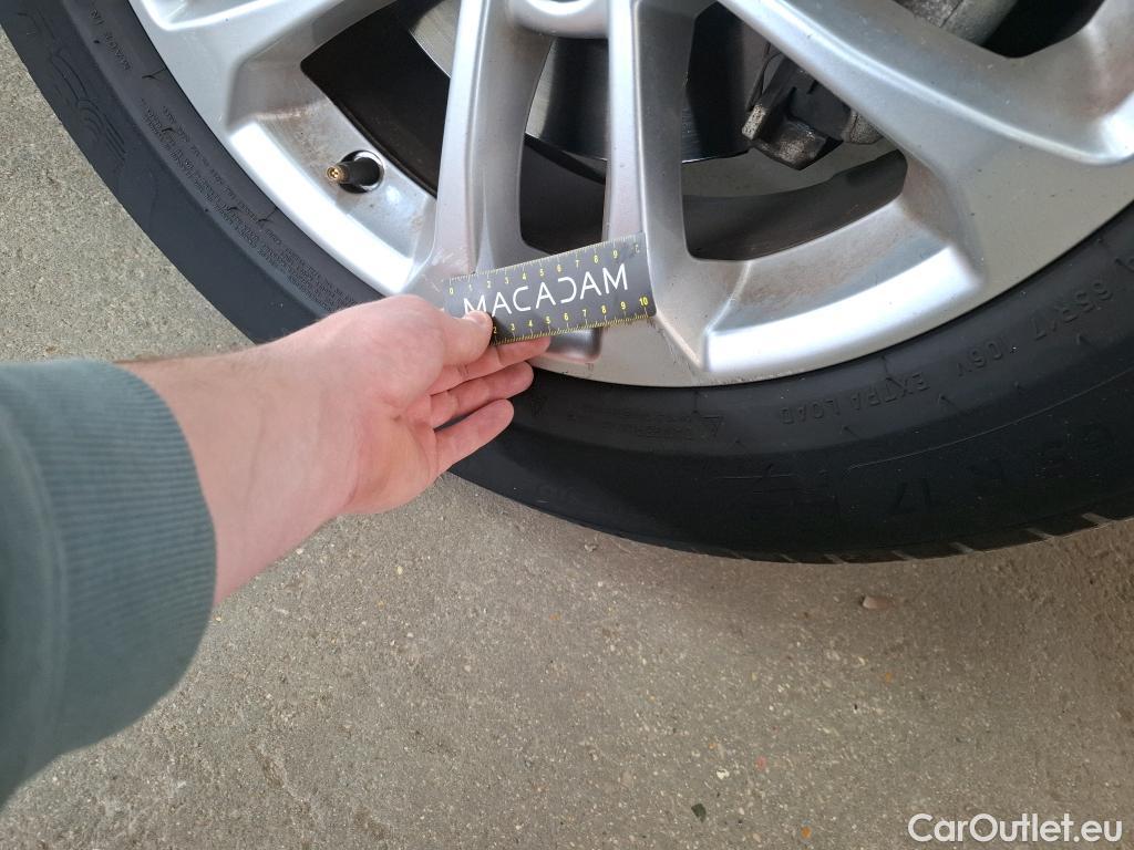  Ford  Kuga FORD  / 2019 / 5P / SUV 190 Hybrid I-AWD(FHEV) Powershi Titanium #44