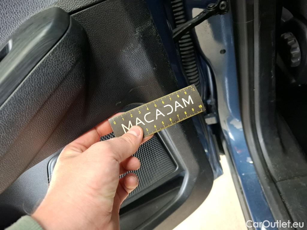  Ford  Kuga FORD  / 2019 / 5P / SUV 190 Hybrid I-AWD(FHEV) Powershi Titanium #74